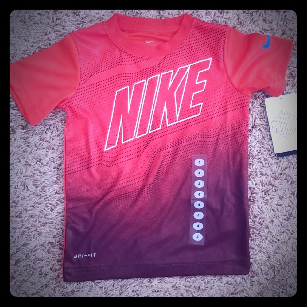 Boy's Nike shirt - Picture 1 of 4